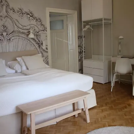 Апартаменти Gemuetliche In Geidorf Mit Garten- Grazer Dom In Der Naehe By Interhome Грац