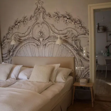 Gemuetliche In Geidorf Mit Garten- Grazer Dom In Der Naehe By Interhome Апартаменти Грац