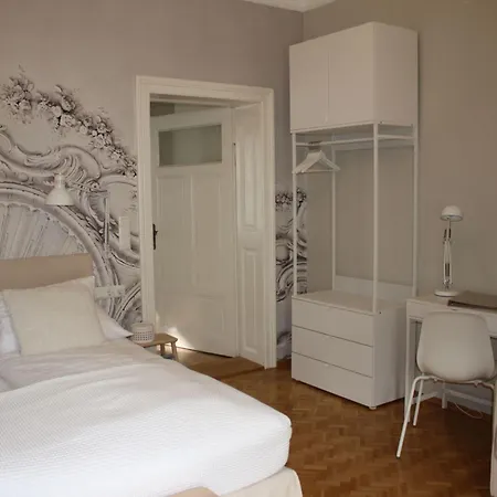 Gemuetliche In Geidorf Mit Garten- Grazer Dom In Der Naehe By Interhome *