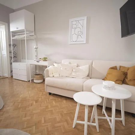 Gemuetliche In Geidorf Mit Garten- Grazer Dom In Der Naehe By Interhome Апартаменти Грац