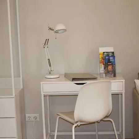 Gemuetliche In Geidorf Mit Garten- Grazer Dom In Der Naehe By Interhome Апартаменти