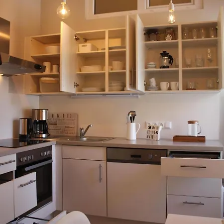 Gemuetliche In Geidorf Mit Garten- Grazer Dom In Der Naehe By Interhome Appartamento